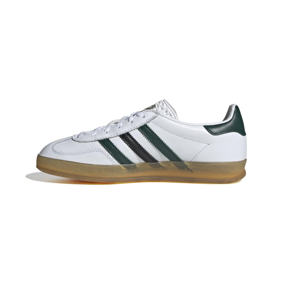 product/2/0/2025_08_adidas_ie2957_5_footwear_photography_side_medial_center_view_white.jpg