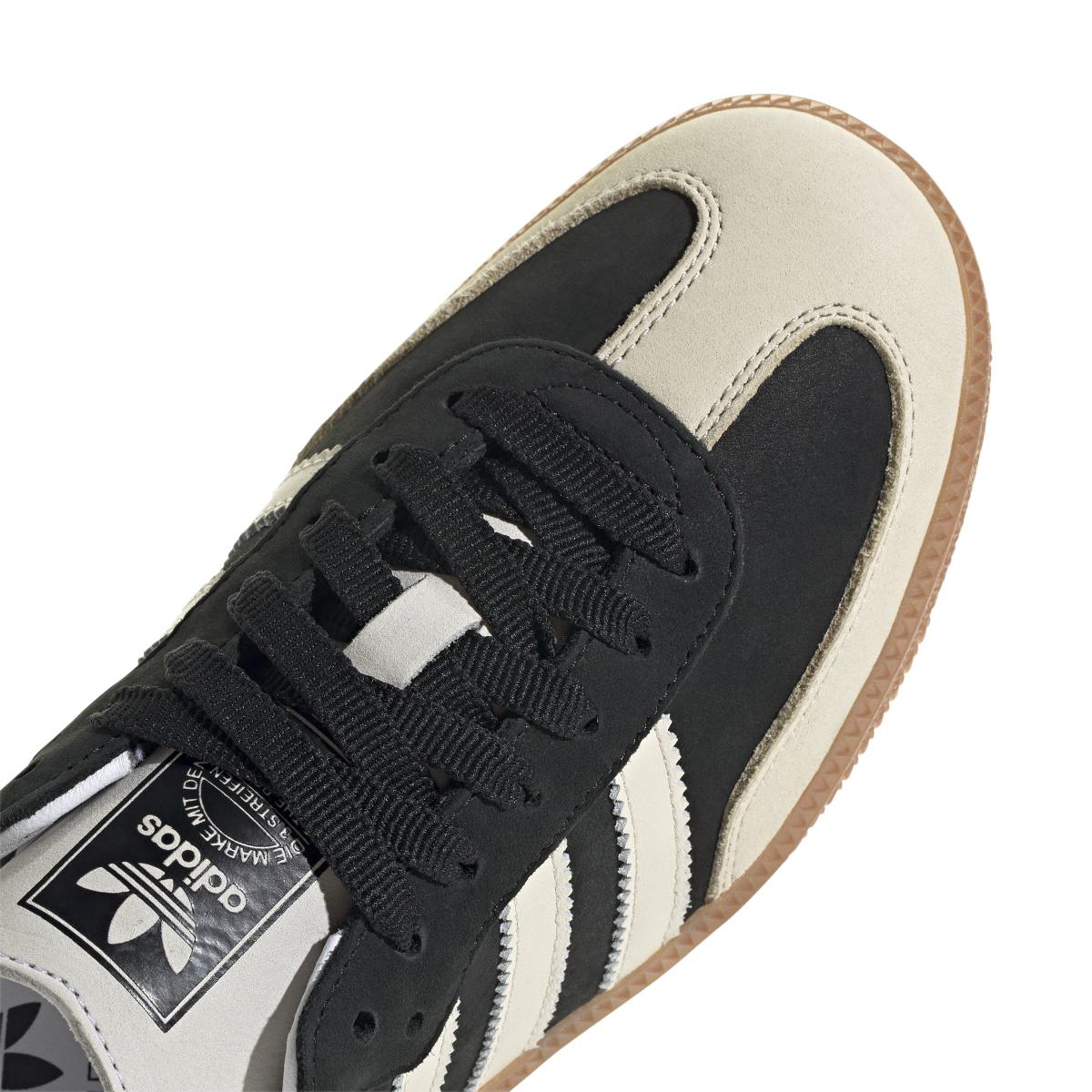 product/2/0/2025_08_adidas_ie5836_8_footwear_photography_detail_view_1_white.jpg