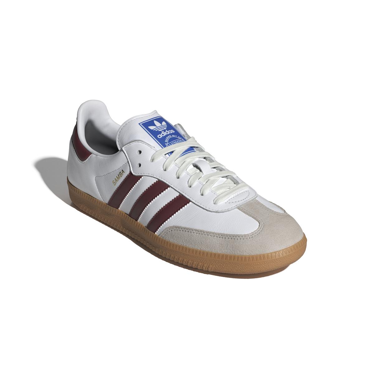 product/2/0/2025_08_adidas_if3813_6_footwear_photography_front_lateral_top_view_white.jpg
