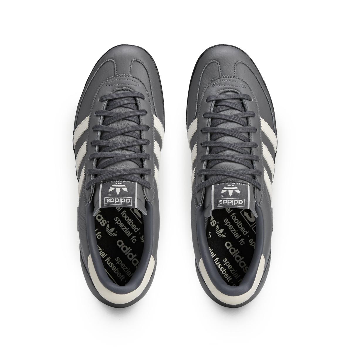 product/2/0/2025_08_adidas_ih3126_3_footwear_photography_top_portrait_view_white.jpg