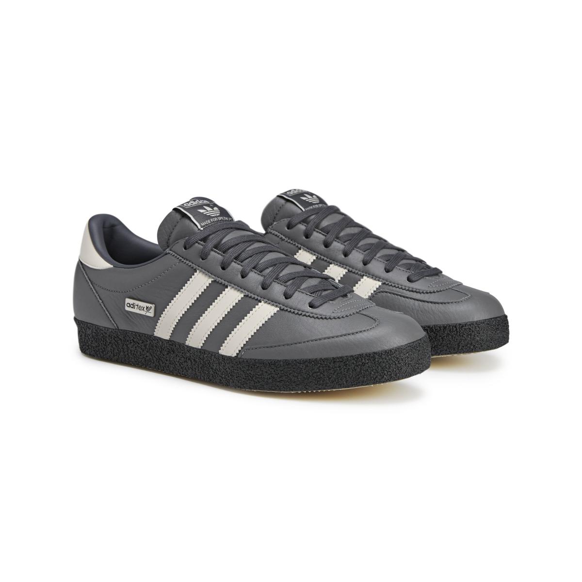 product/2/0/2025_08_adidas_ih3126_6_footwear_photography_front_lateral_top_view_white.jpg
