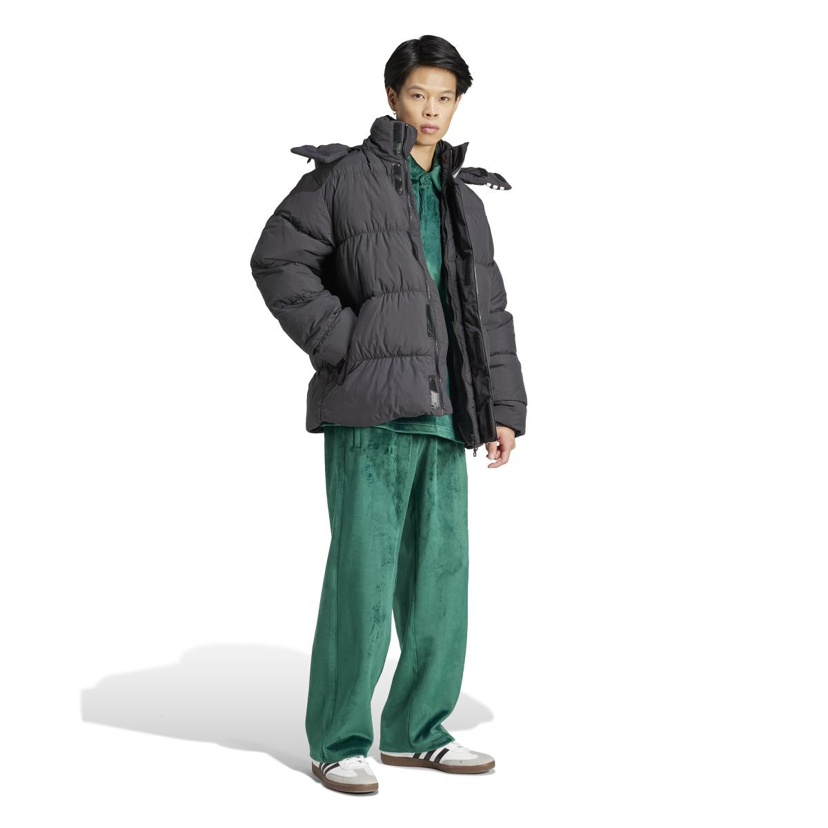 product/2/0/2025_09_adidas_hz0688_6_apparel_on_model_walking_view_white.jpg