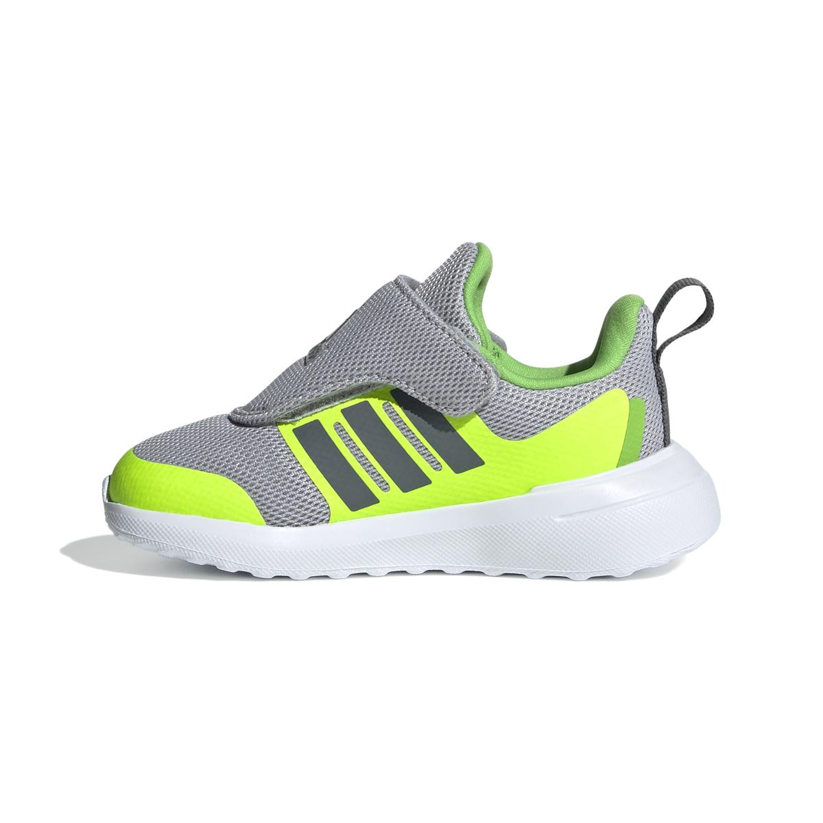 product/2/0/2025_09_adidas_id8504_5_footwear_photography_side_medial_center_view_white.jpg
