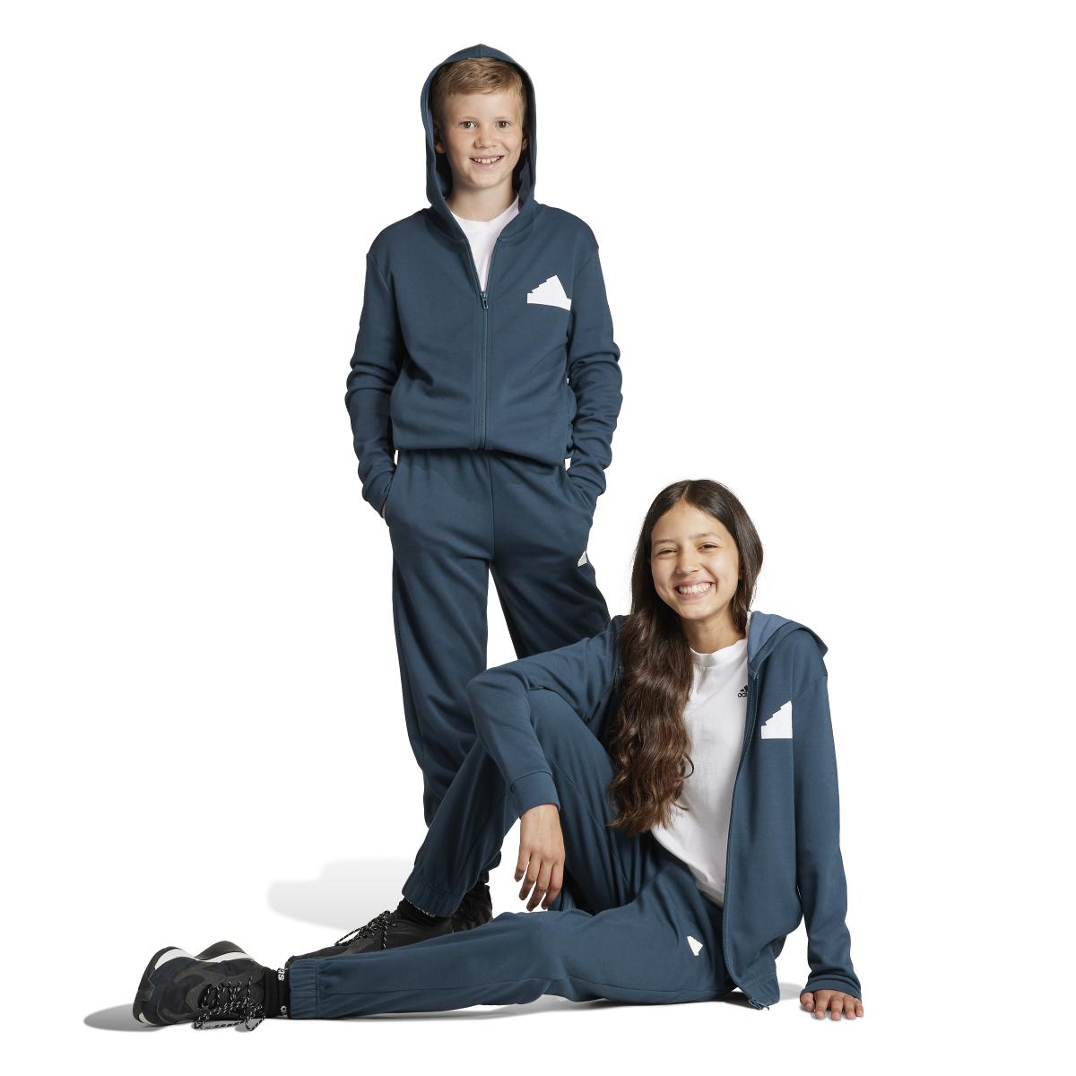 product/2/0/2025_09_adidas_im0082_10_apparel_on_model_standard_unisex_pair_shot_white.jpg
