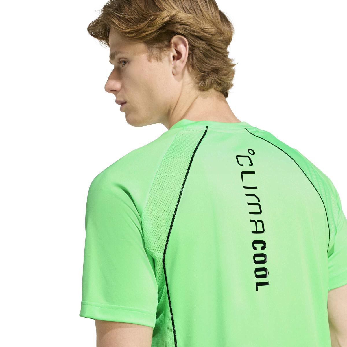 product/2/0/2025_09_adidas_kb9738_5_apparel_on_model_detail_view_1_white.jpg