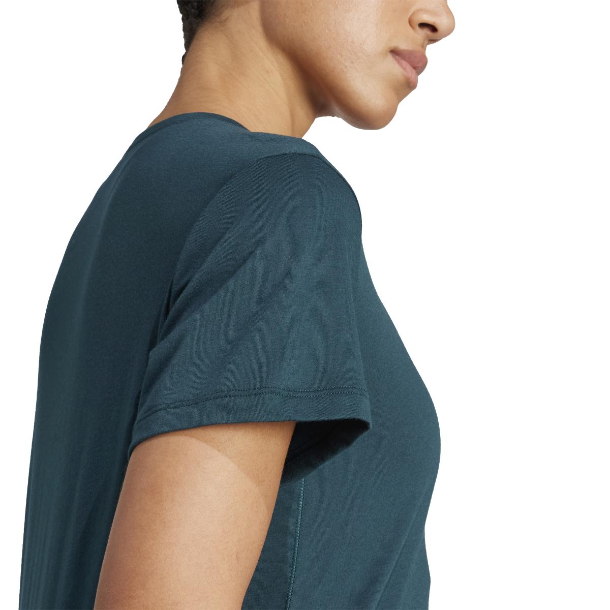 product/2/0/2025_adidas_jm4481_5_apparel_on_model_detail_view_1_white.jpg