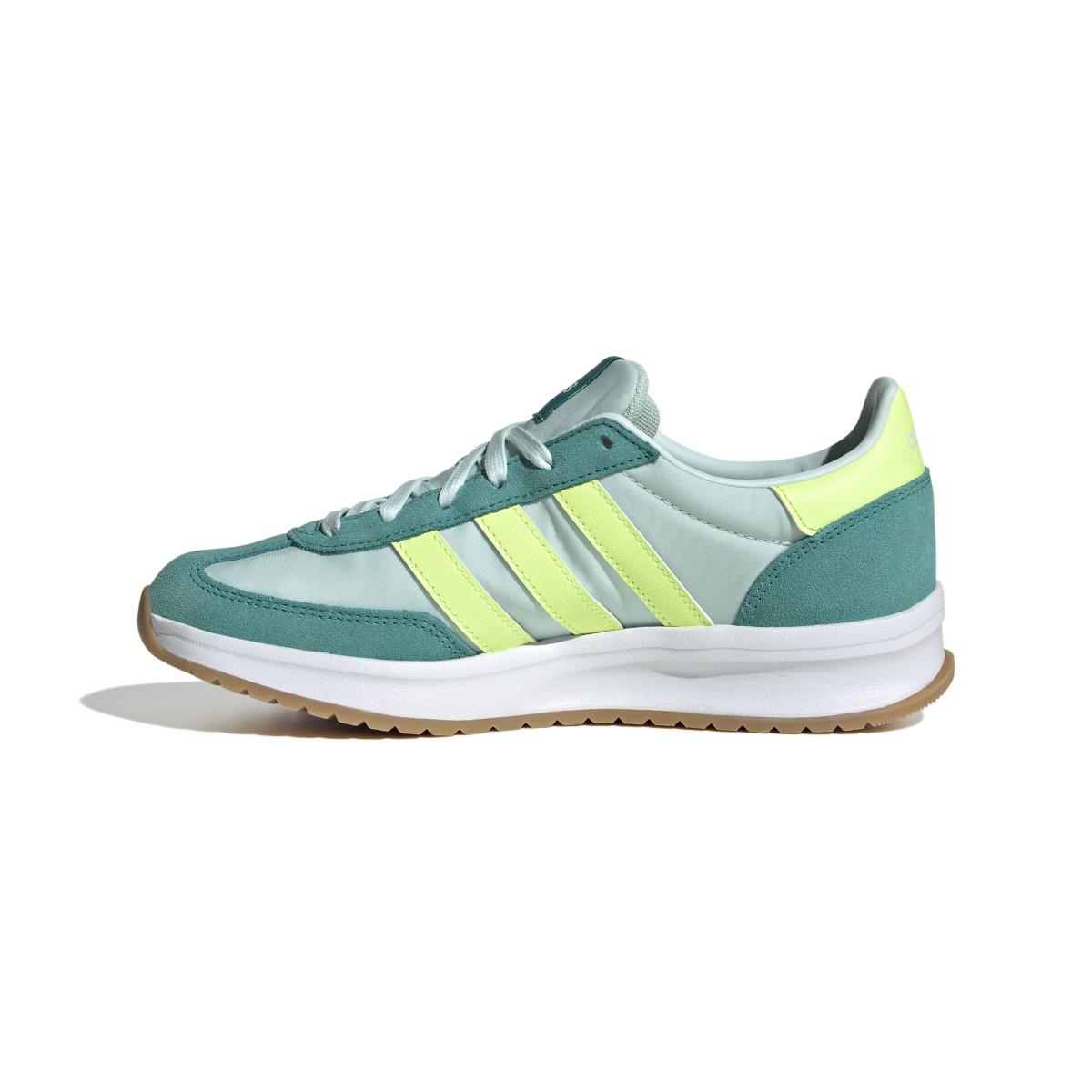 product/2/0/2025_adidas_jr8854_5_footwear_photography_side_medial_center_view_white.jpg