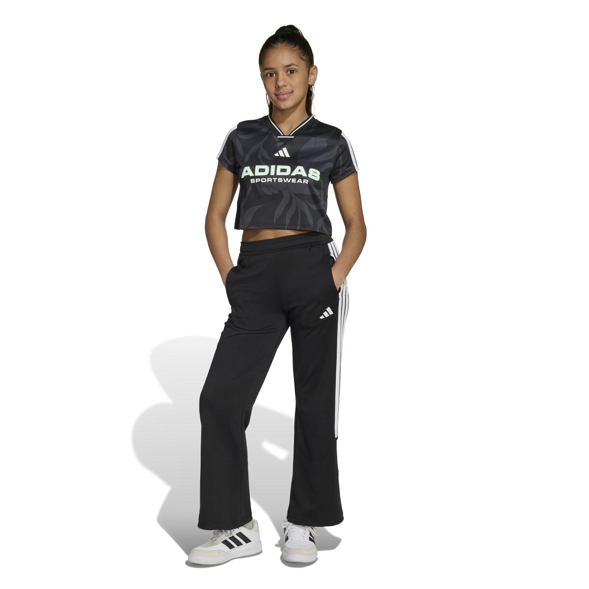 product/2/0/2025_adidas_jw7453_4_apparel_on_model_walking_view_white.jpg