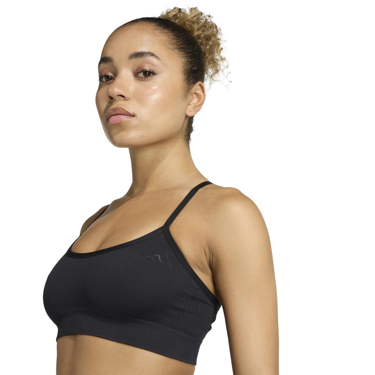 product/2/0/2025_adidas_jx3896_6_apparel_on_model_detail_view_1_white.jpg
