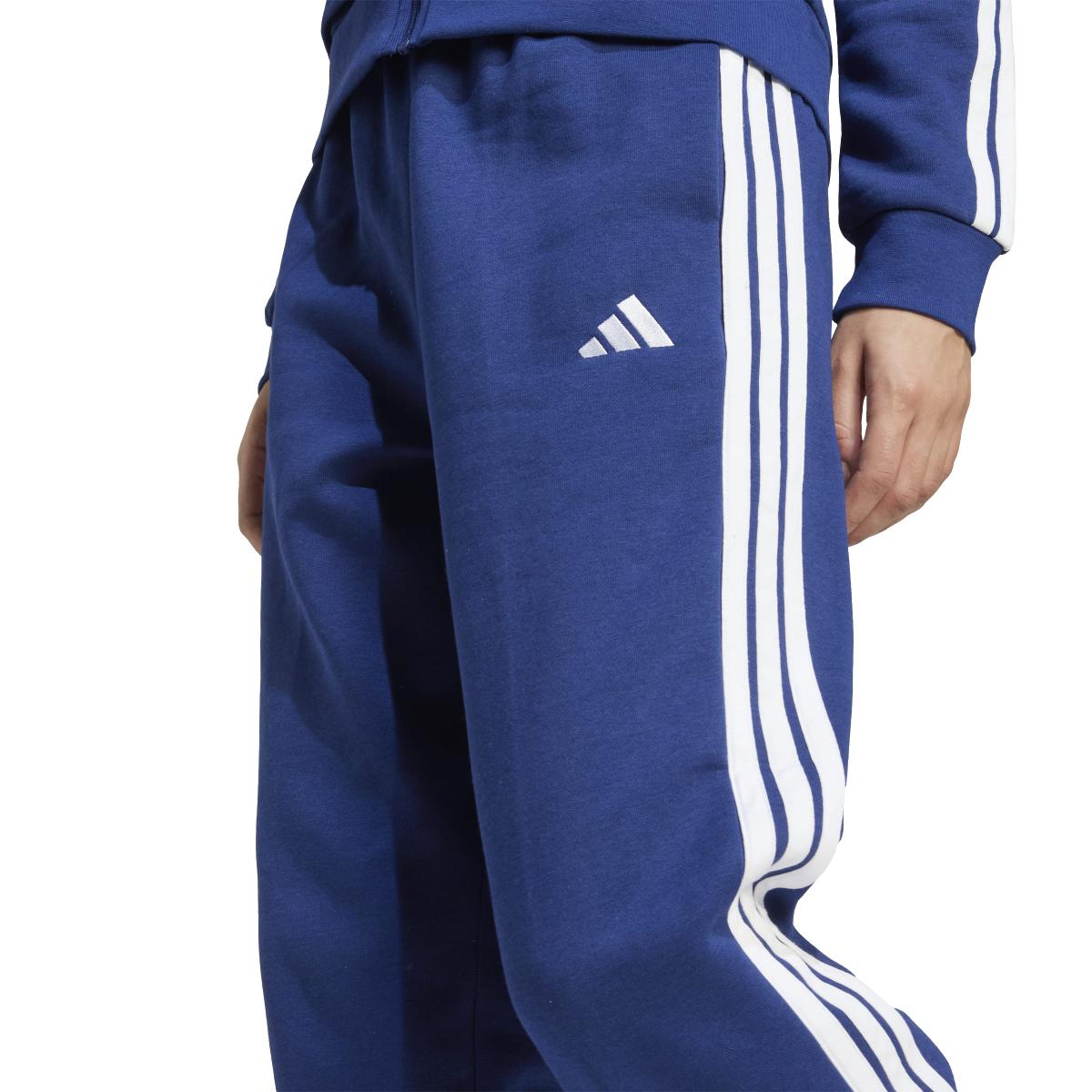 product/2/0/2025_adidas_jx7696_6_apparel_on_model_detail_view_2_white.jpg