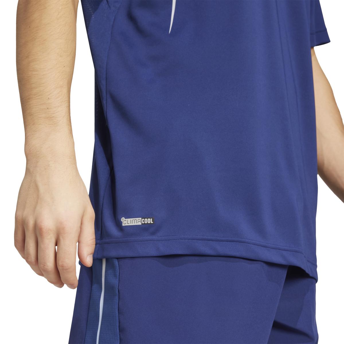product/2/0/2025_adidas_jz8491_5_apparel_on_model_detail_view_1_white.jpg