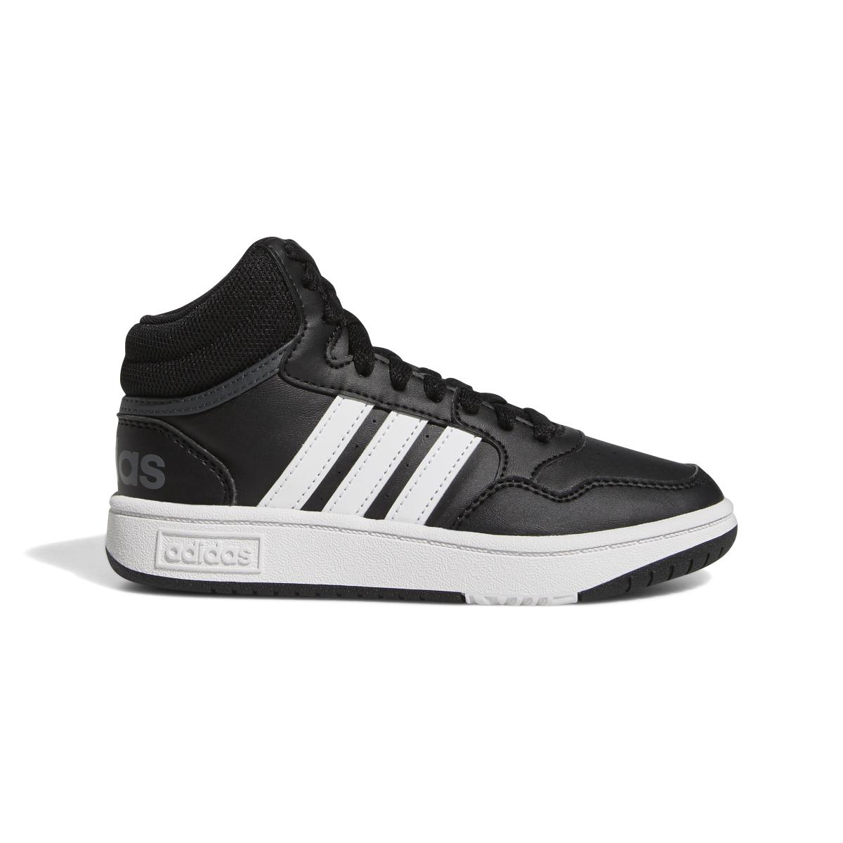 product/a/d/adidas-originals_gw0402_1_footwear_photography_side_lateral_center_view_white_000.jpg
