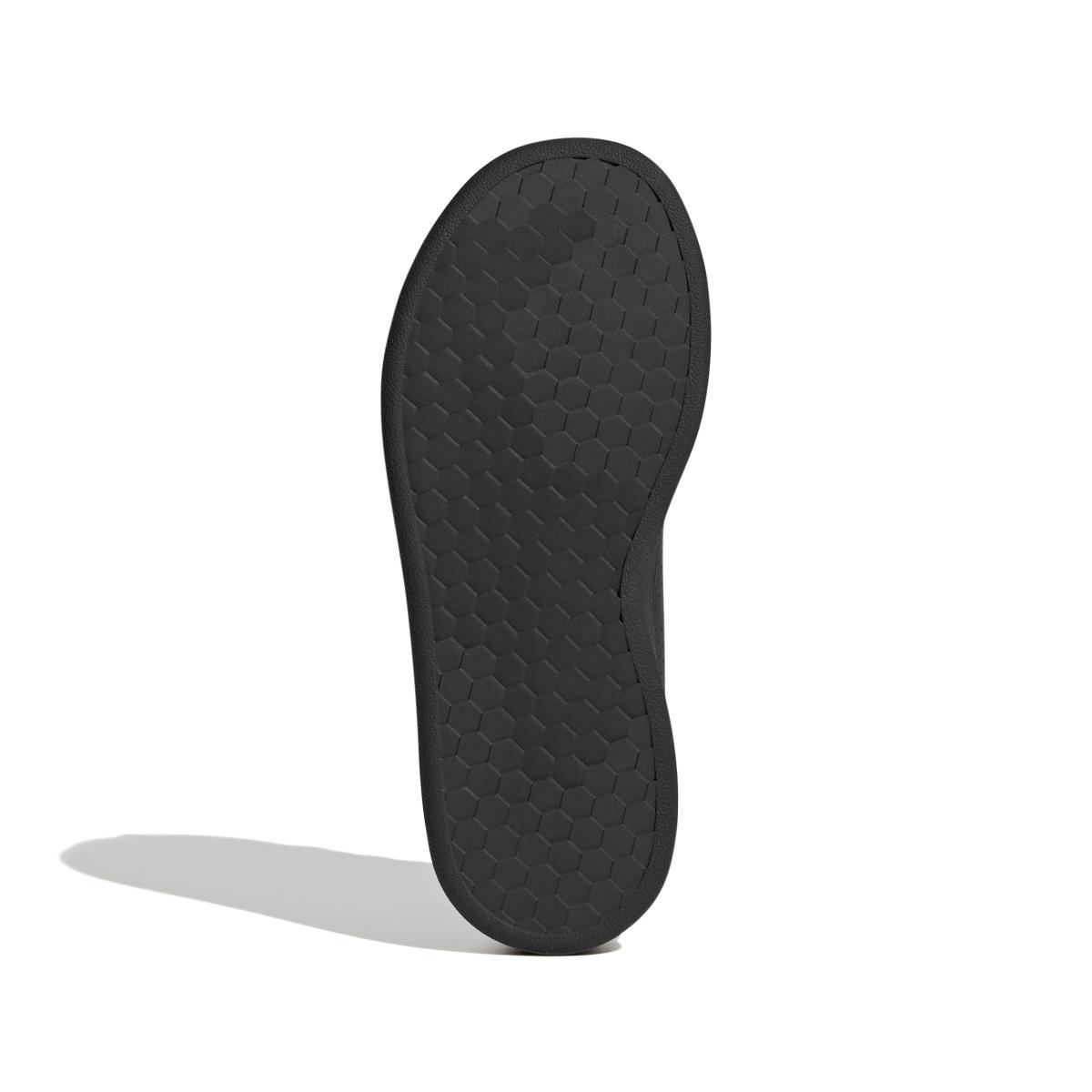product/a/d/adidas-originals_gw6484_4_footwear_photography_bottom_view_white_000.jpg