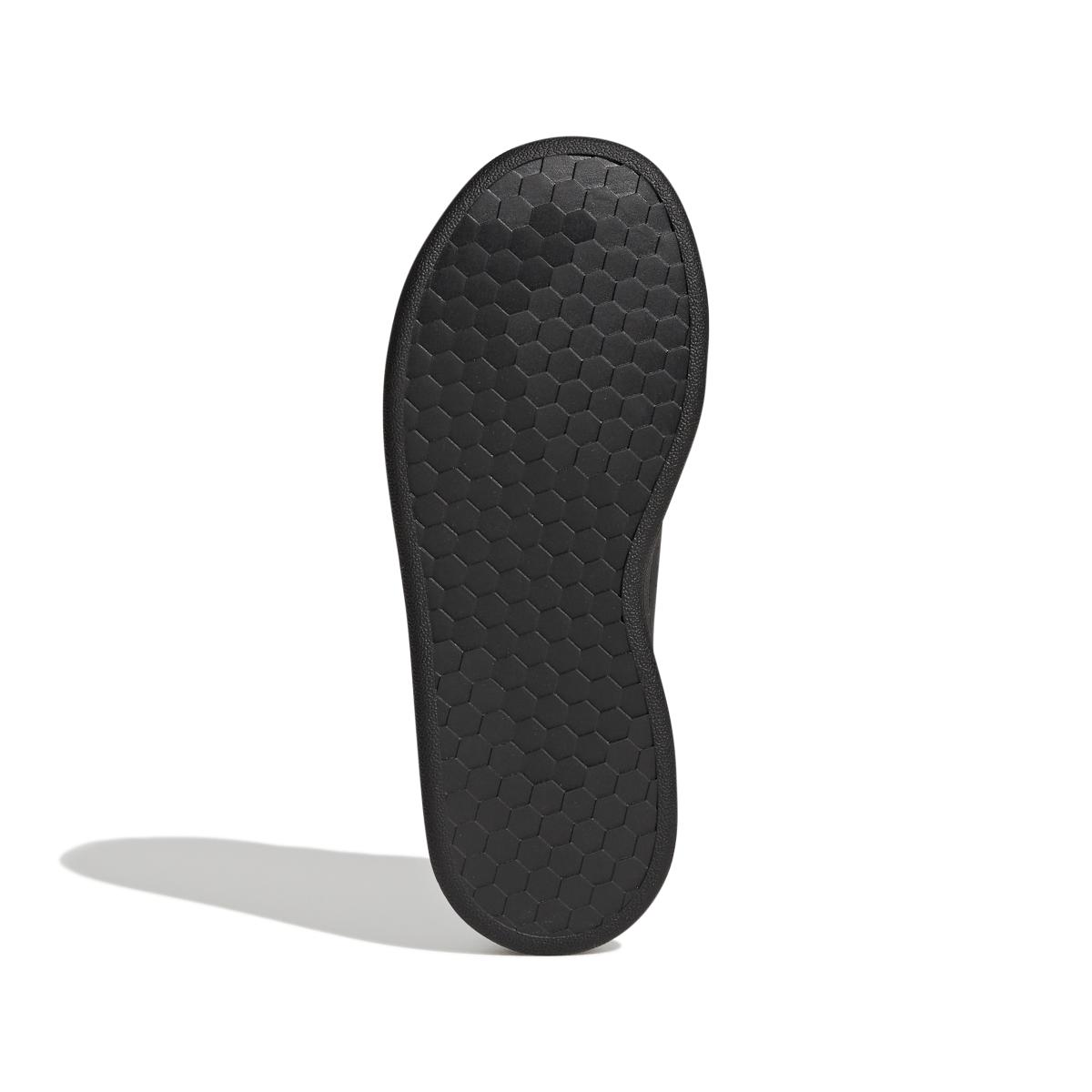 product/a/d/adidas-originals_gw6490_4_footwear_photography_bottom_view_white_000.jpg