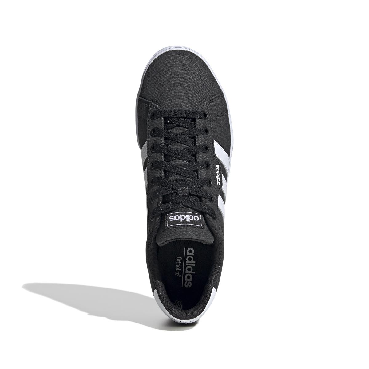 product/a/d/adidas_fw7033_3_footwear_photography_top_portrait_view_white_000.jpg
