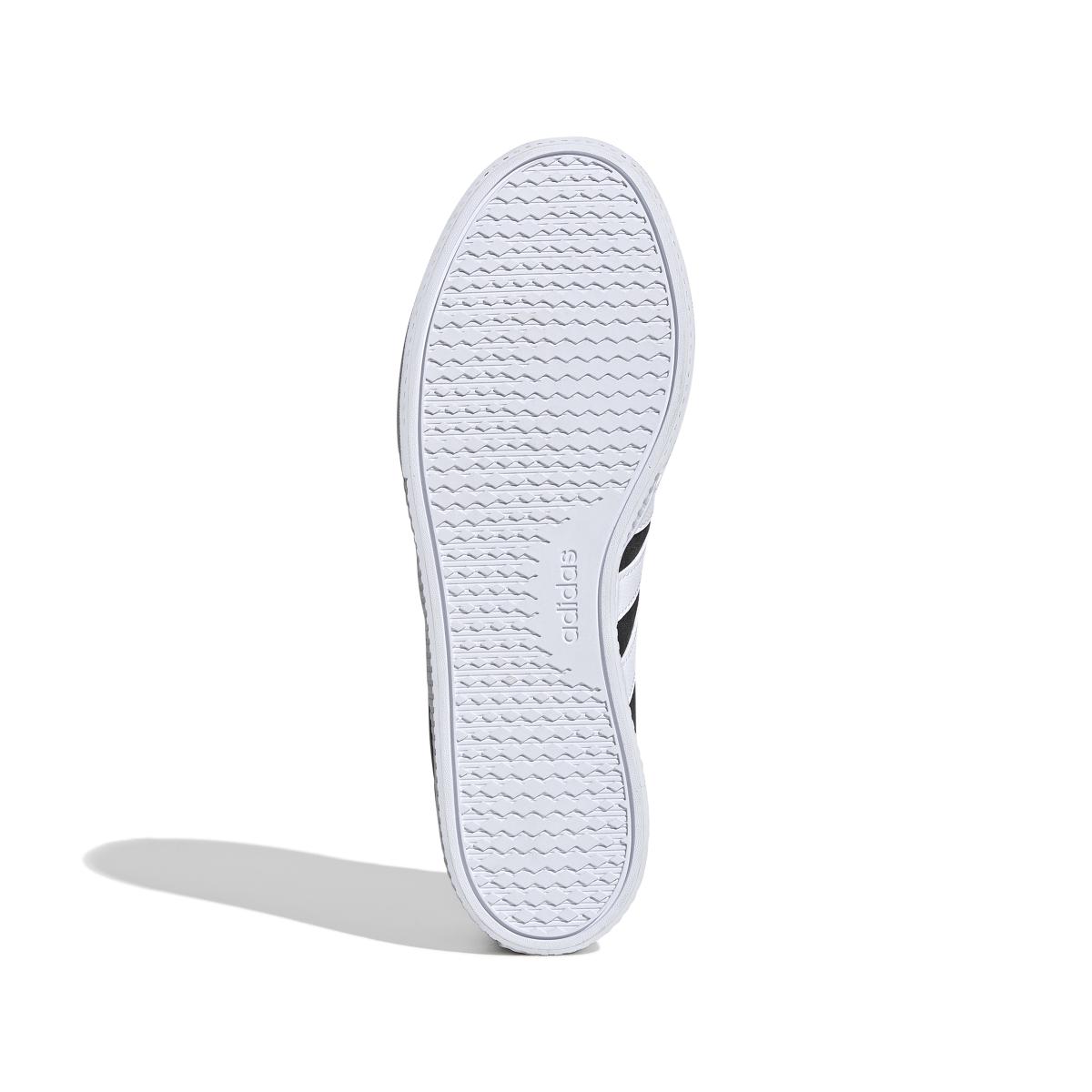 product/a/d/adidas_fw7033_4_footwear_photography_bottom_view_white_000.jpg