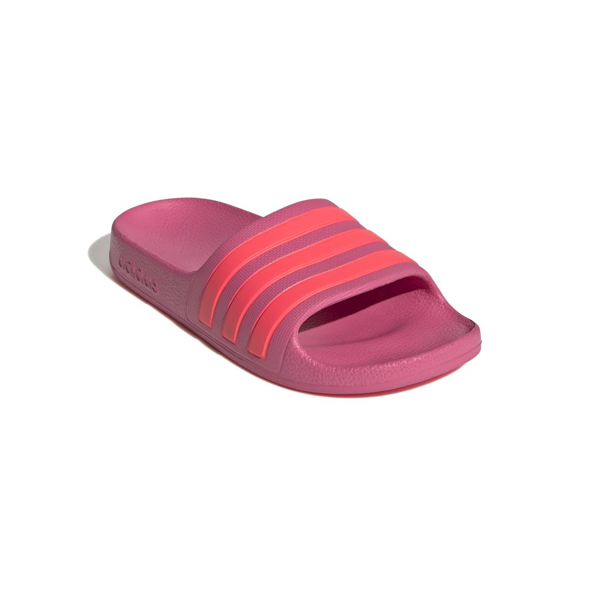 product/a/d/adidas_gv7850_6_footwear_photography_front_lateral_top_view_white_000.jpg