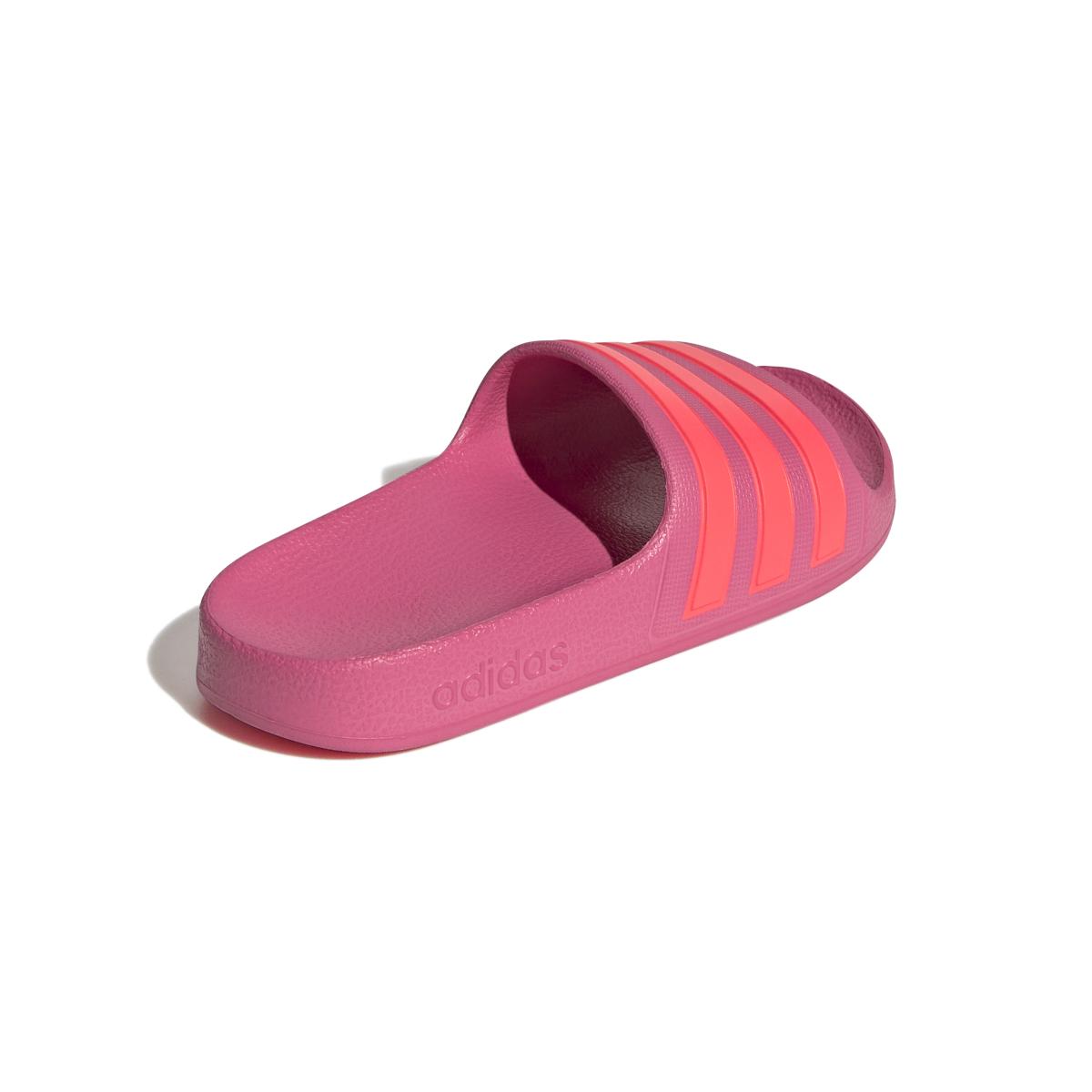 product/a/d/adidas_gv7850_7_footwear_photography_back_lateral_top_view_white_000.jpg