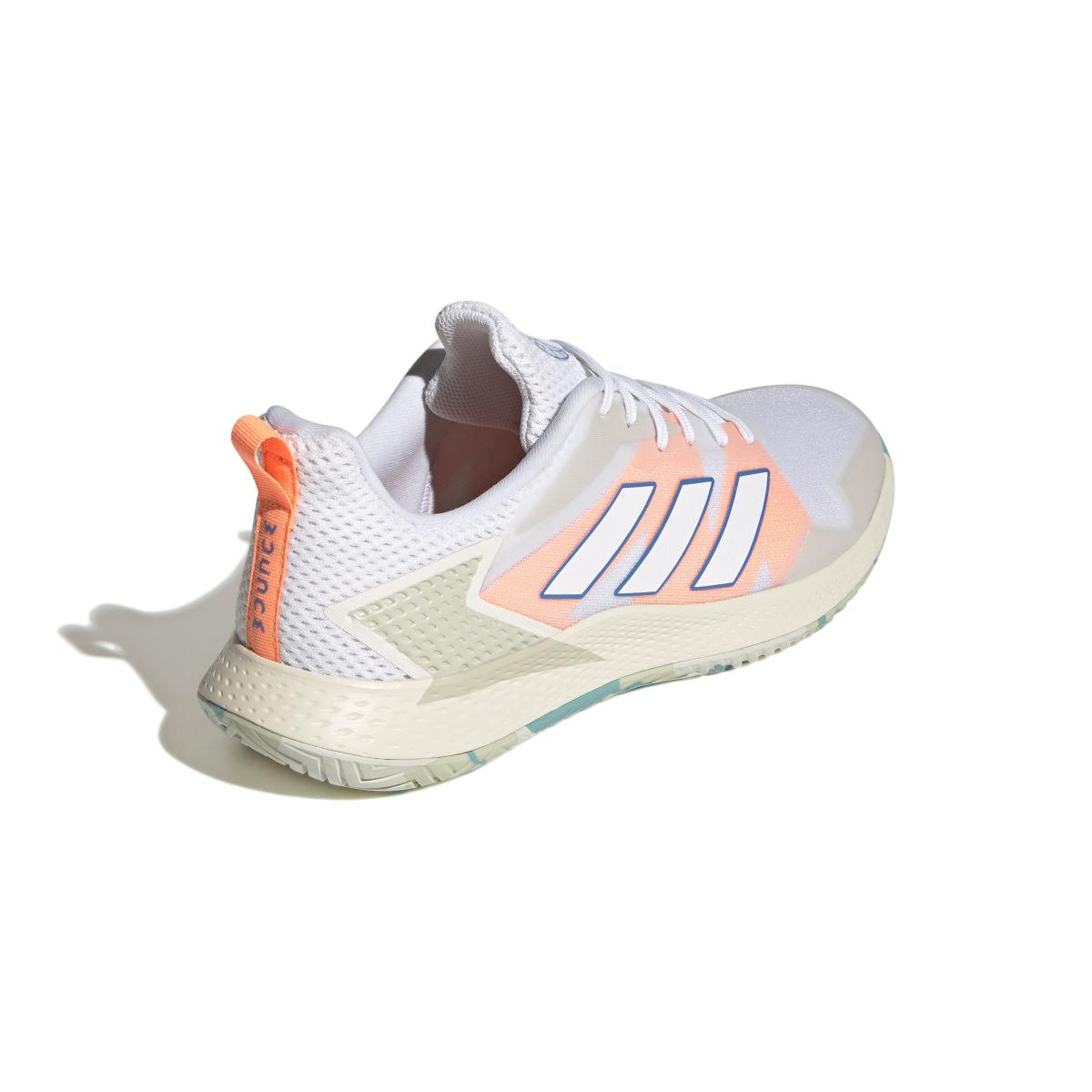 product/a/d/adidas_gv9520_7_footwear_photography_back_lateral_top_view_white_000.jpg