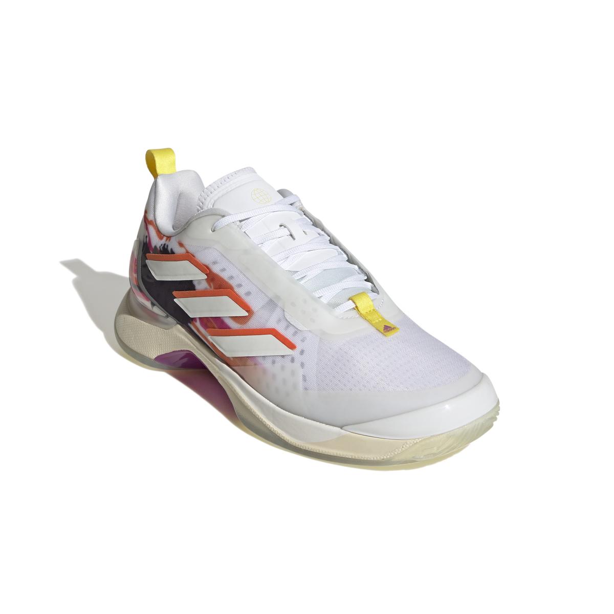 product/a/d/adidas_gv9616_6_footwear_photography_front_lateral_top_view_white.jpg