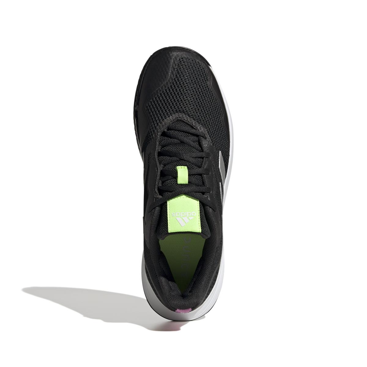 product/a/d/adidas_gw4225_3_footwear_photography_top_portrait_view_white_000.jpg