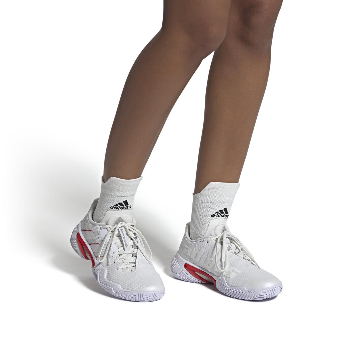 product/a/d/adidas_gw5034_11_footwear_on_model_front_view_white_000.jpg