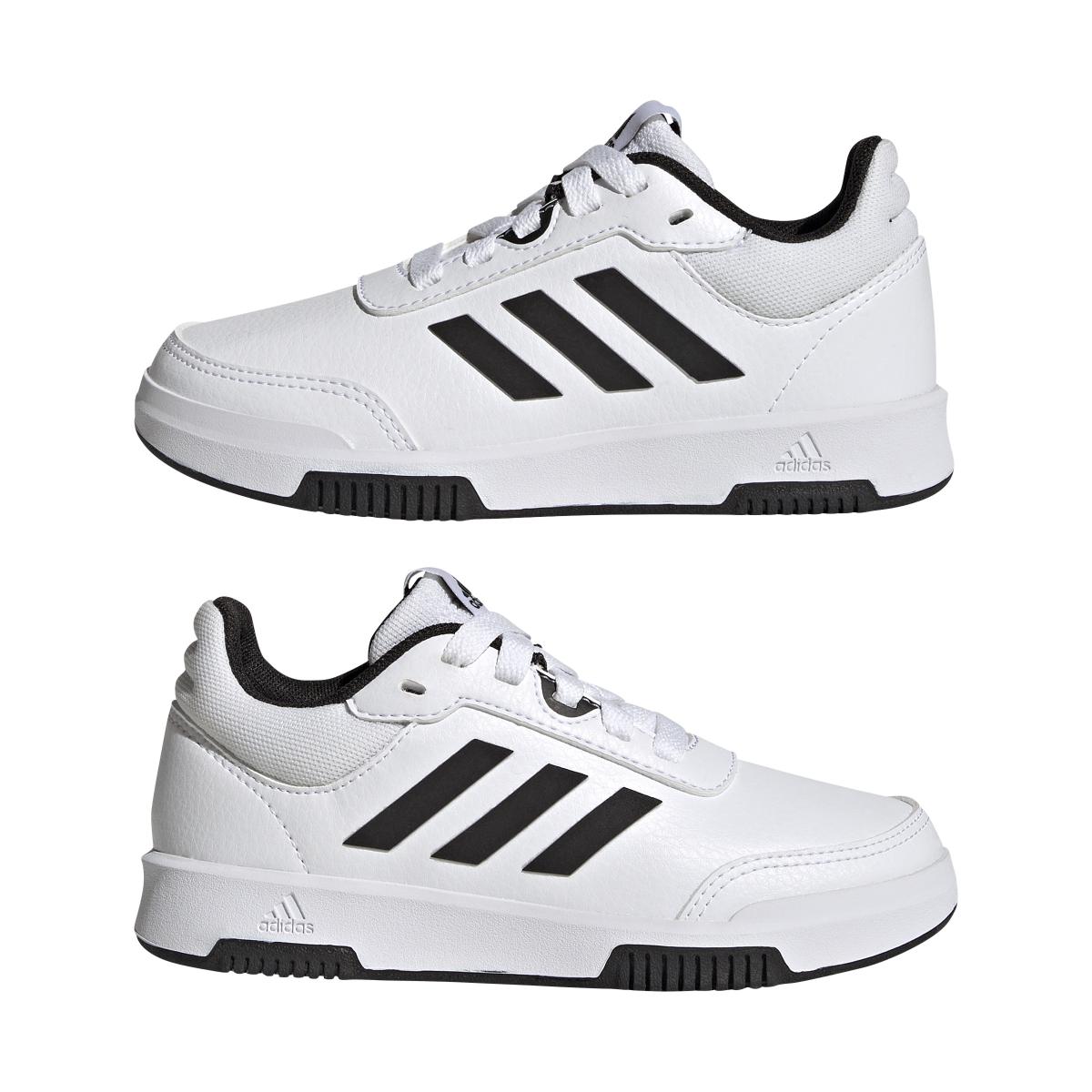 product/a/d/adidas_gw6422_10_footwear_photography_mirrored_pair_view_white_000.jpg