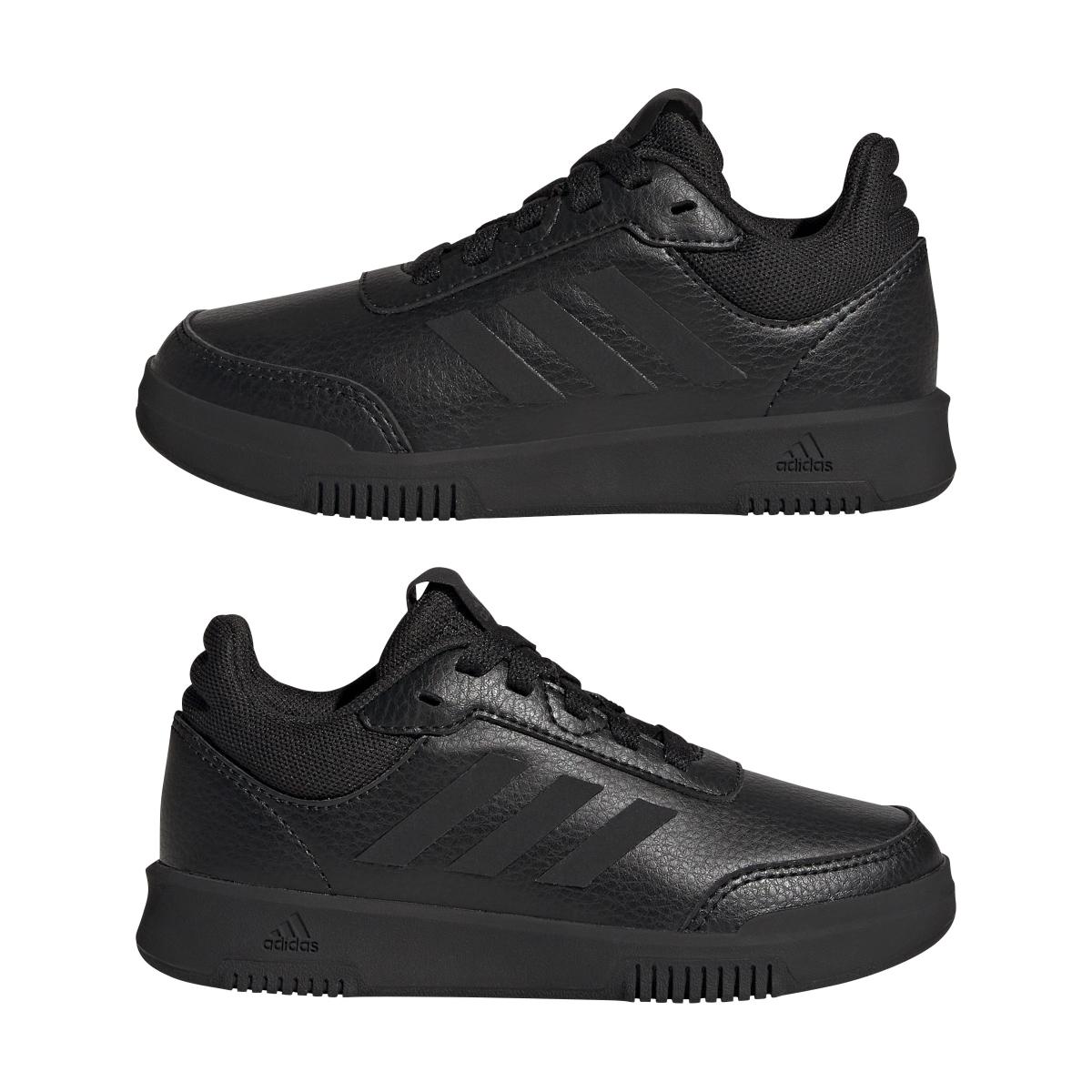 product/a/d/adidas_gw6424_10_footwear_photography_mirrored_pair_view_white_000.jpg