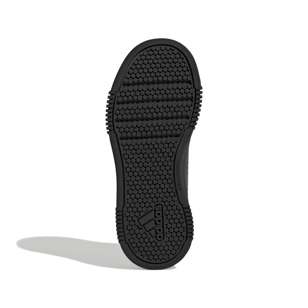 product/a/d/adidas_gw6424_4_footwear_photography_bottom_view_white_000.jpg