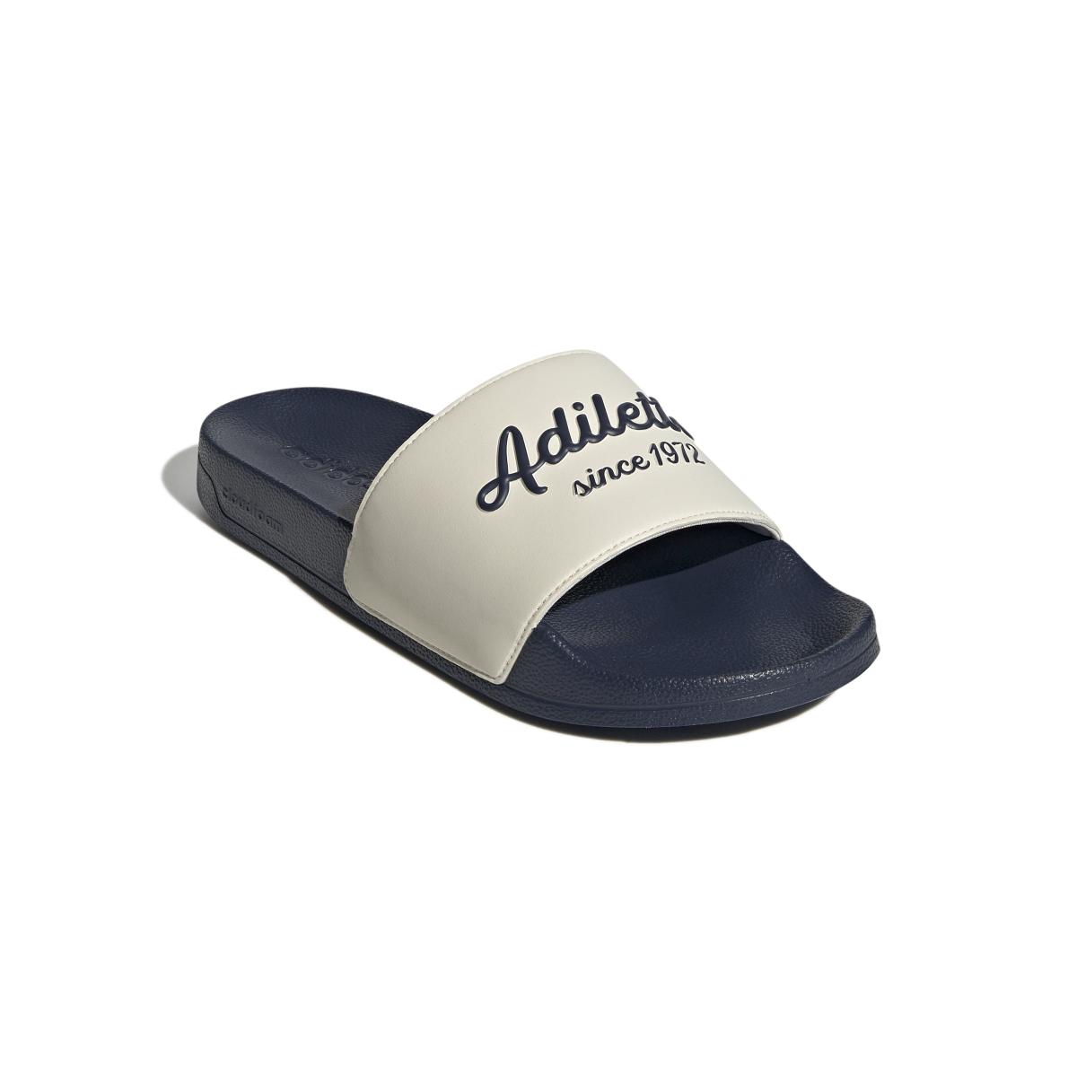 product/a/d/adidas_gw8748_6_footwear_photography_front_lateral_top_view_white_000.jpg