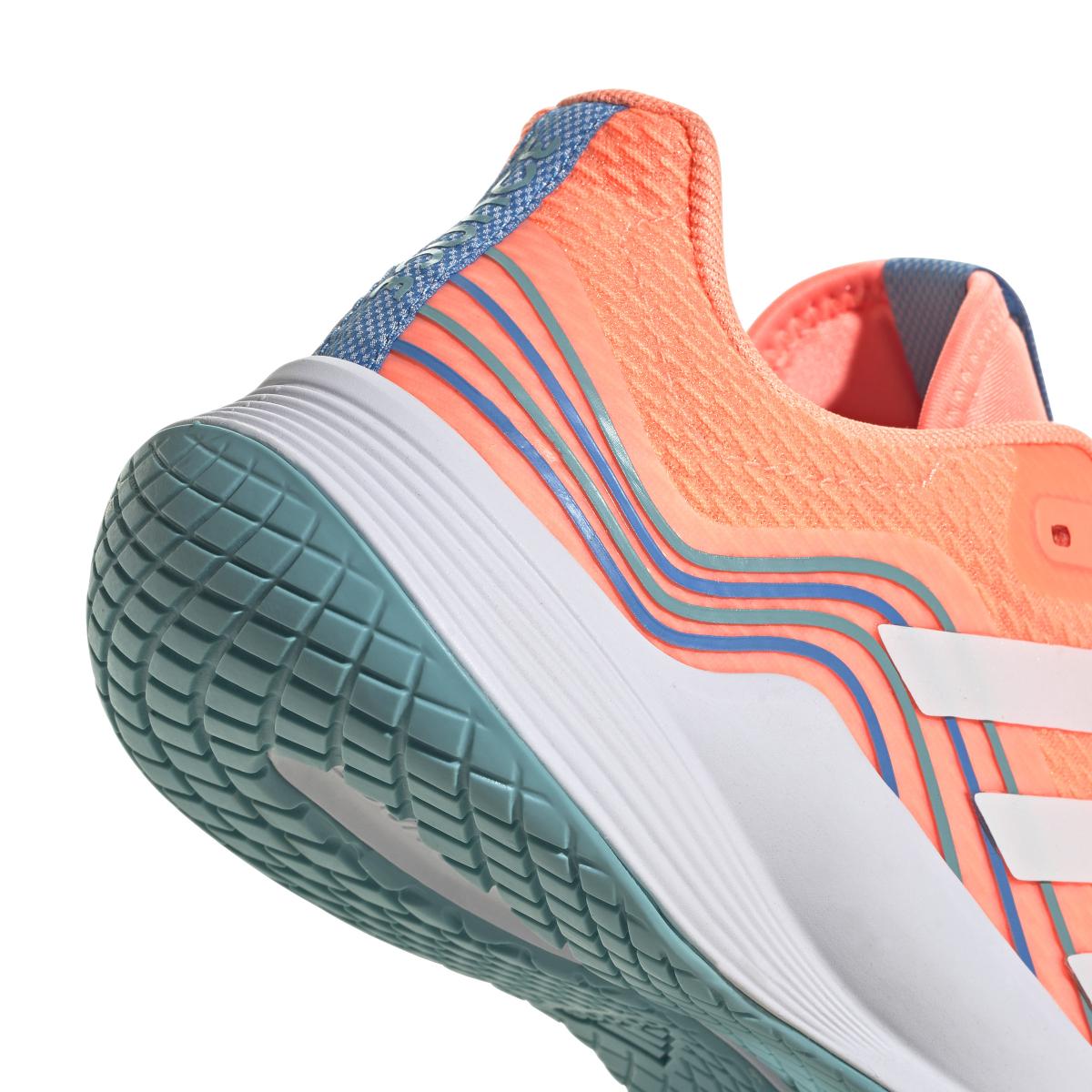 product/a/d/adidas_gx1266_9_footwear_photography_detail_view_2_white_000.jpg