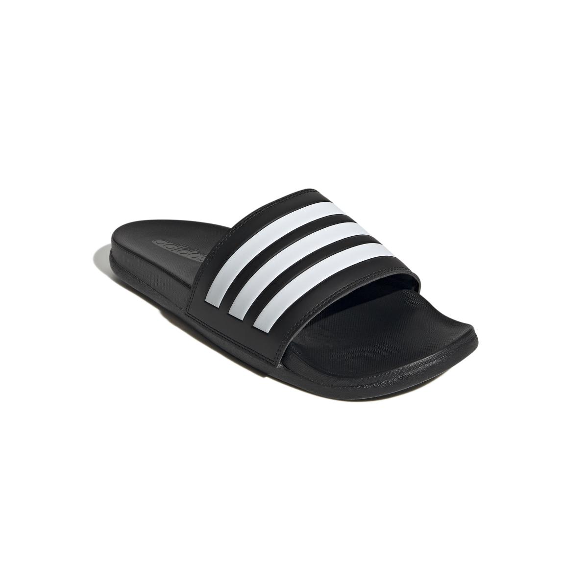 product/a/d/adidas_gz5891_6_footwear_photography_front_lateral_top_view_white_000.jpg