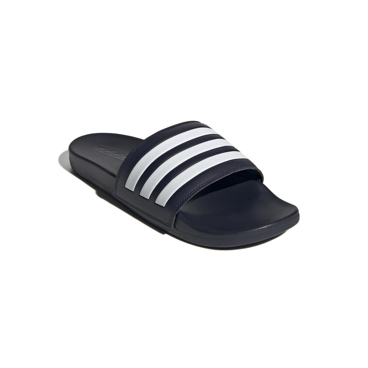 product/a/d/adidas_gz5892_6_footwear_photography_front_lateral_top_view_white_000.jpg