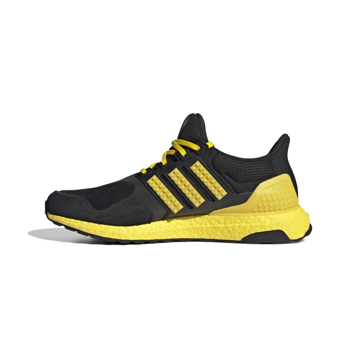 product/a/d/adidas_h67953_5_footwear_photography_side_medial_center_view_white.jpg