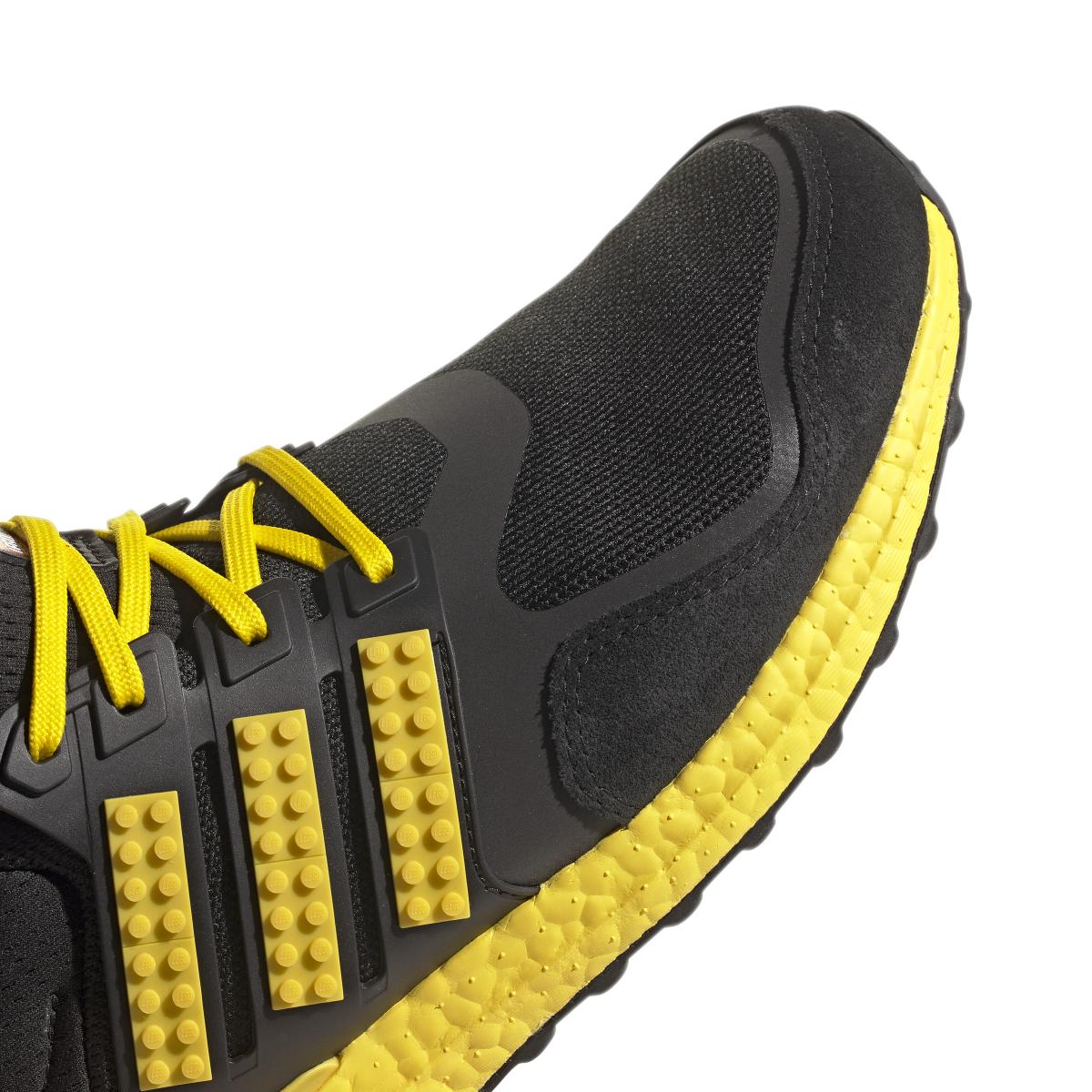 product/a/d/adidas_h67953_9_footwear_photography_detail_view_2_white.jpg