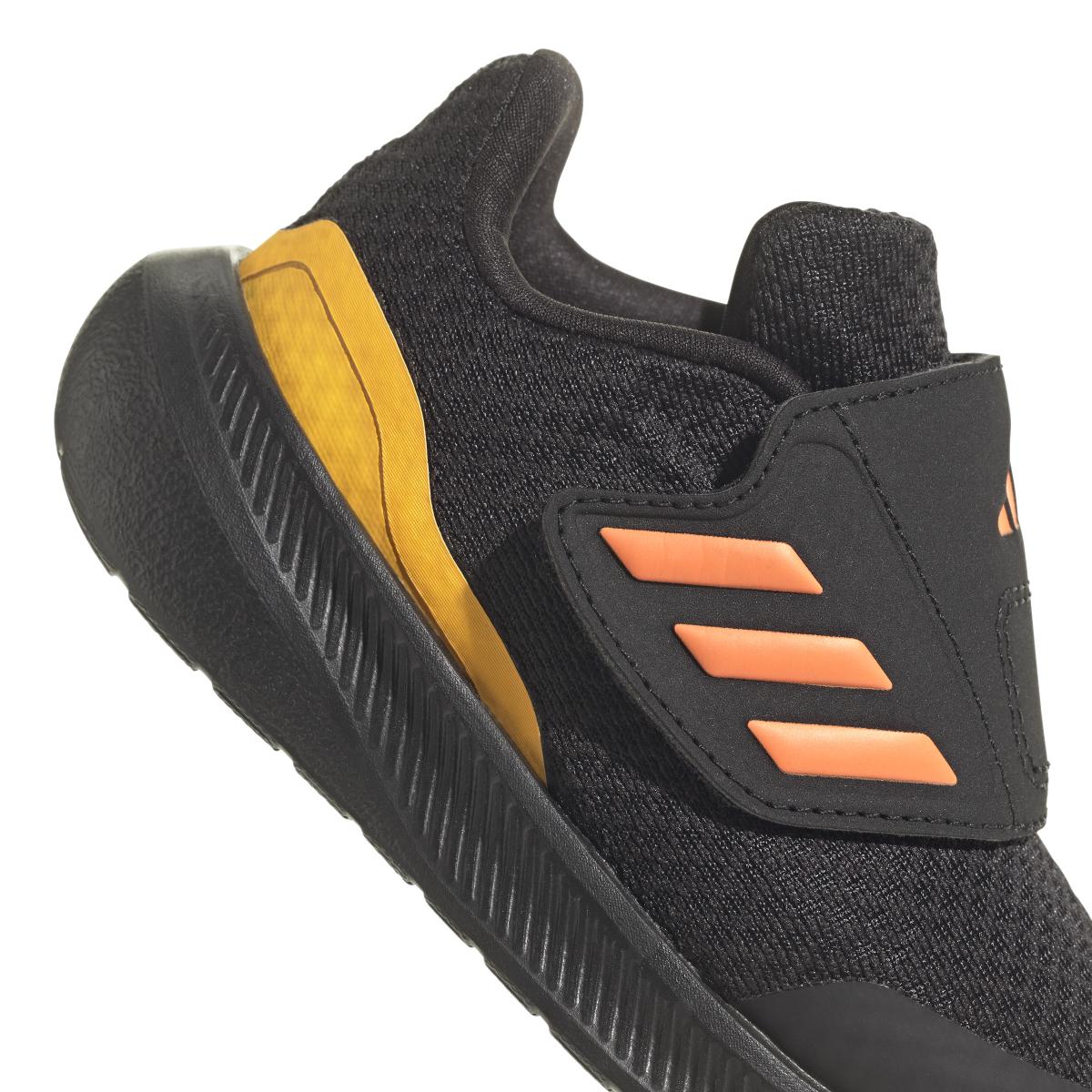 product/a/d/adidas_hp5861_9_footwear_photography_detail_view_2_white_000.jpg