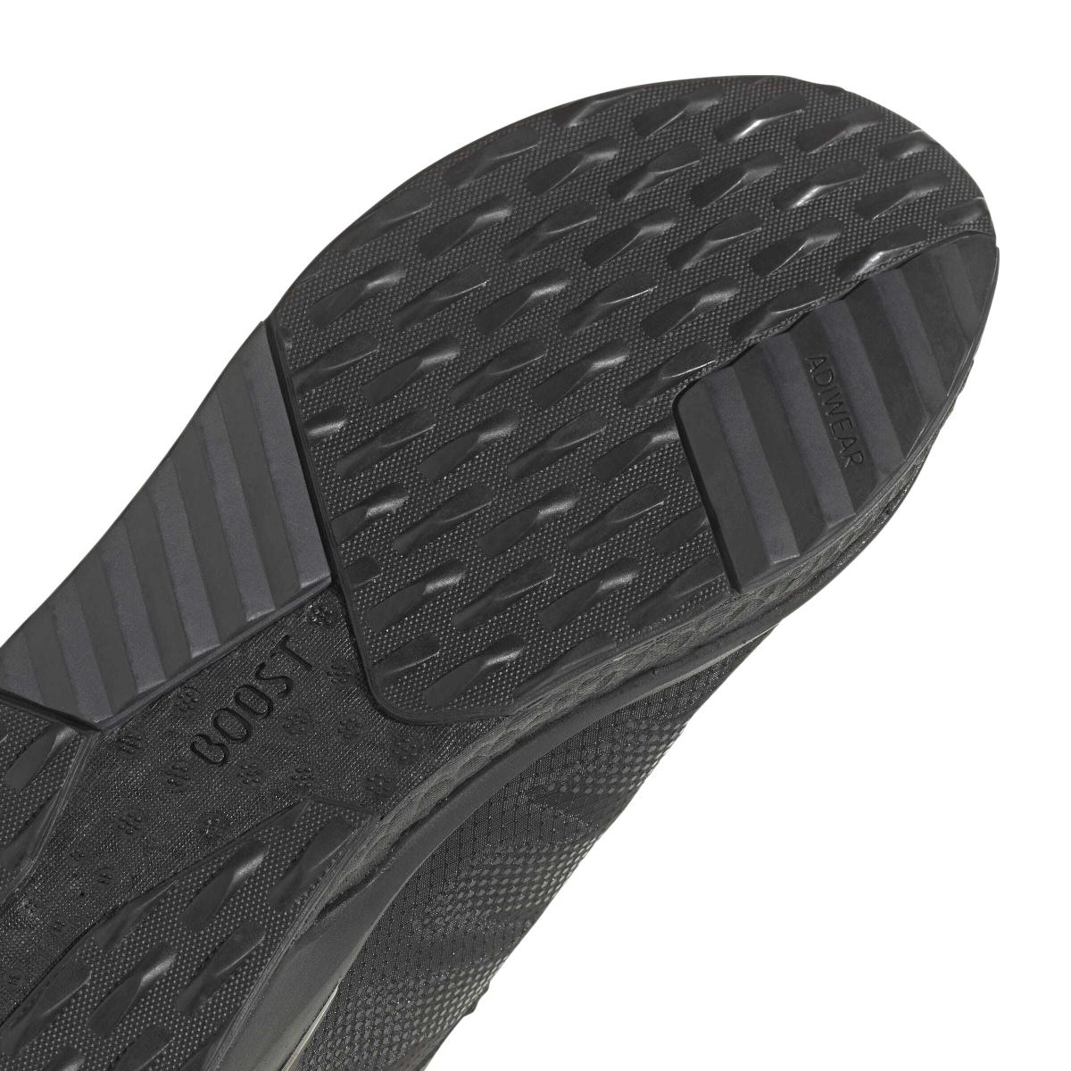 product/a/d/adidas_hp5982_9_footwear_photography_detail_view_2_white.jpg