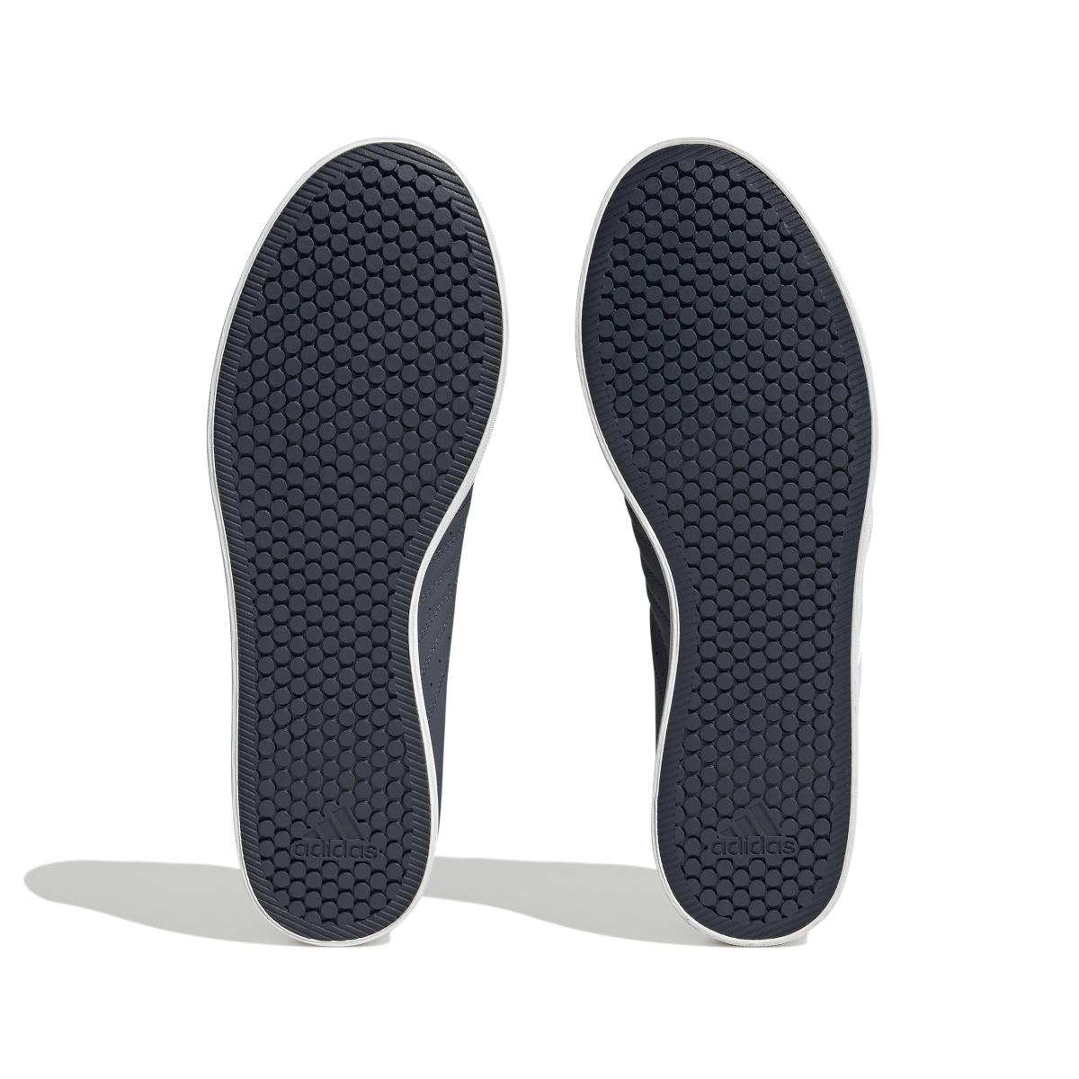 product/a/d/adidas_hp6005_4_footwear_photography_bottom_view_white-nw052424.jpg