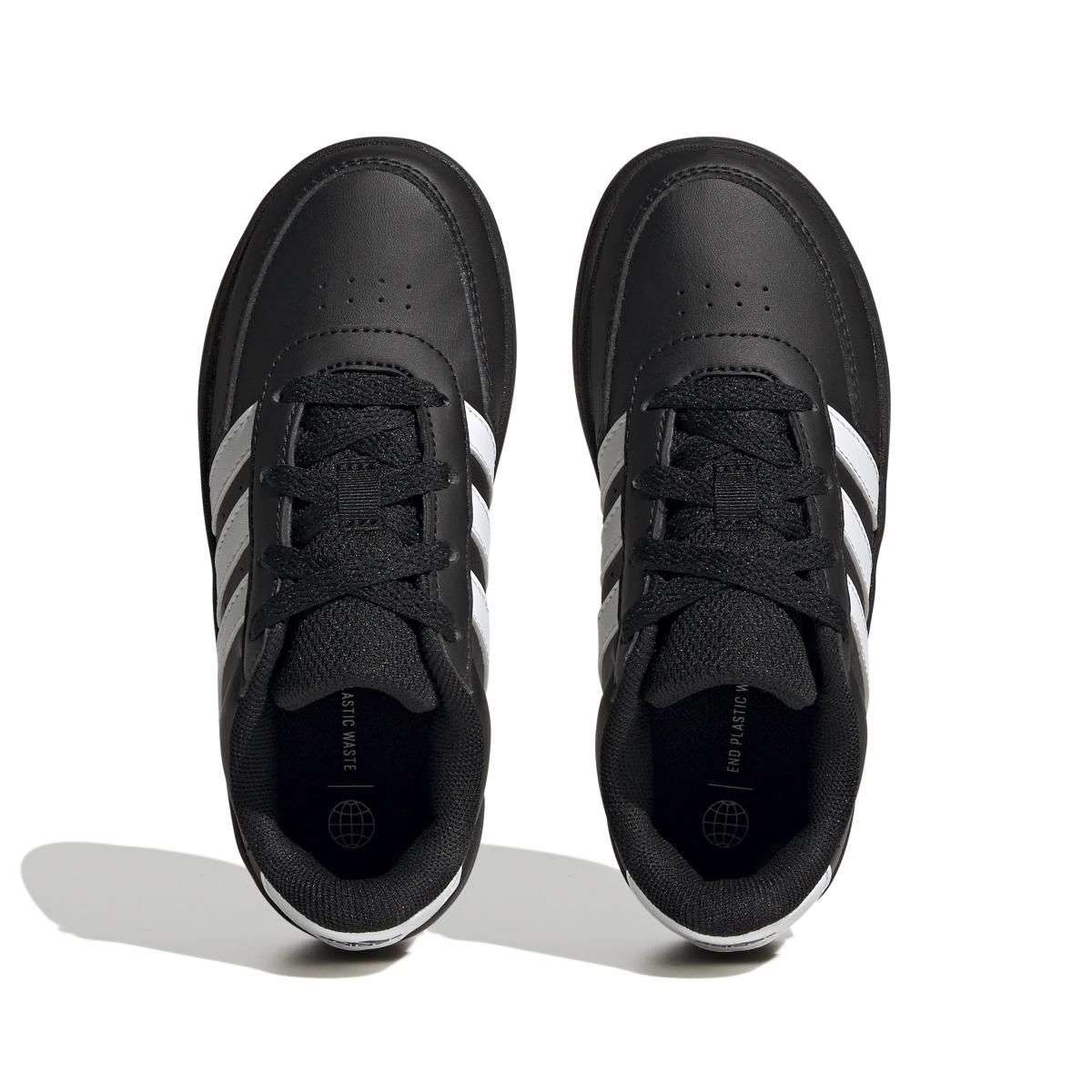 product/a/d/adidas_hp8961_3_footwear_photography_top_portrait_view_white-nw052424.jpg