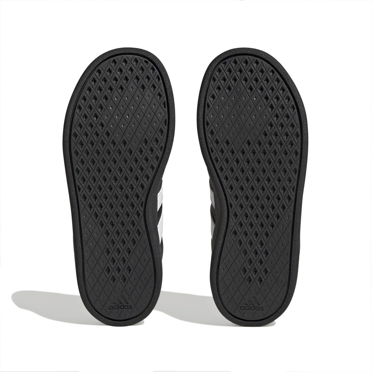 product/a/d/adidas_hp8961_4_footwear_photography_bottom_view_white-nw052424.jpg