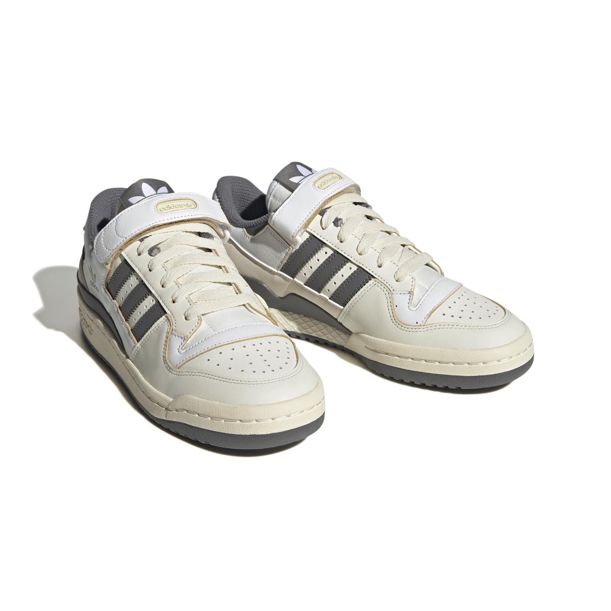 product/a/d/adidas_hq4374_6_footwear_photography_front_lateral_top_view_white.jpg