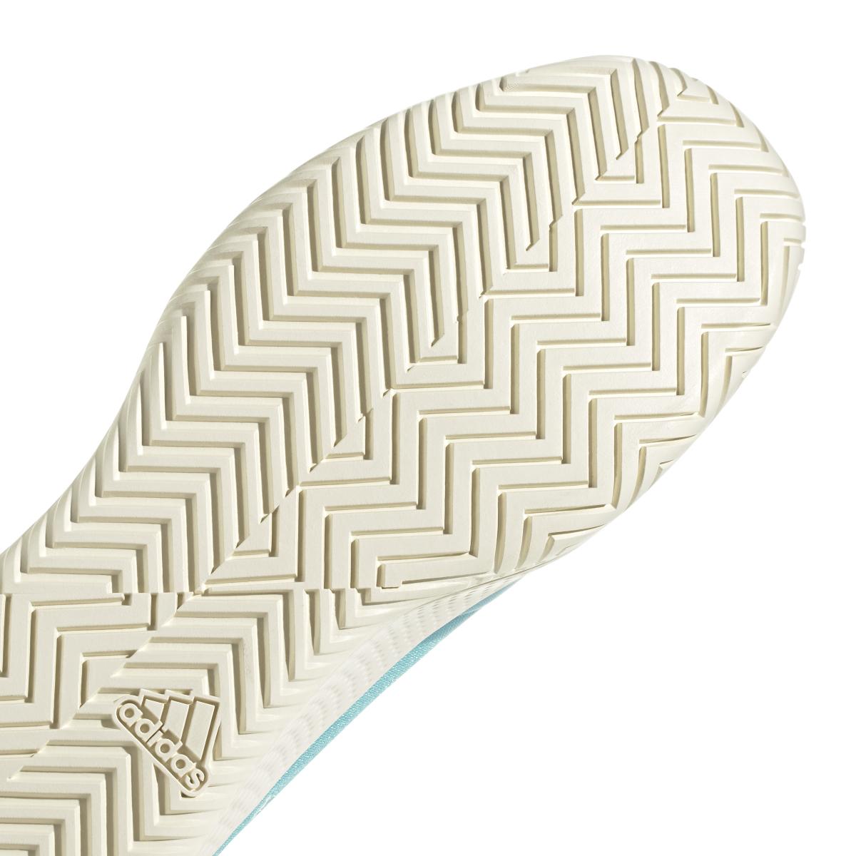 product/a/d/adidas_id1506_8_footwear_photography_detail_view_1_white-nw040824x.jpg