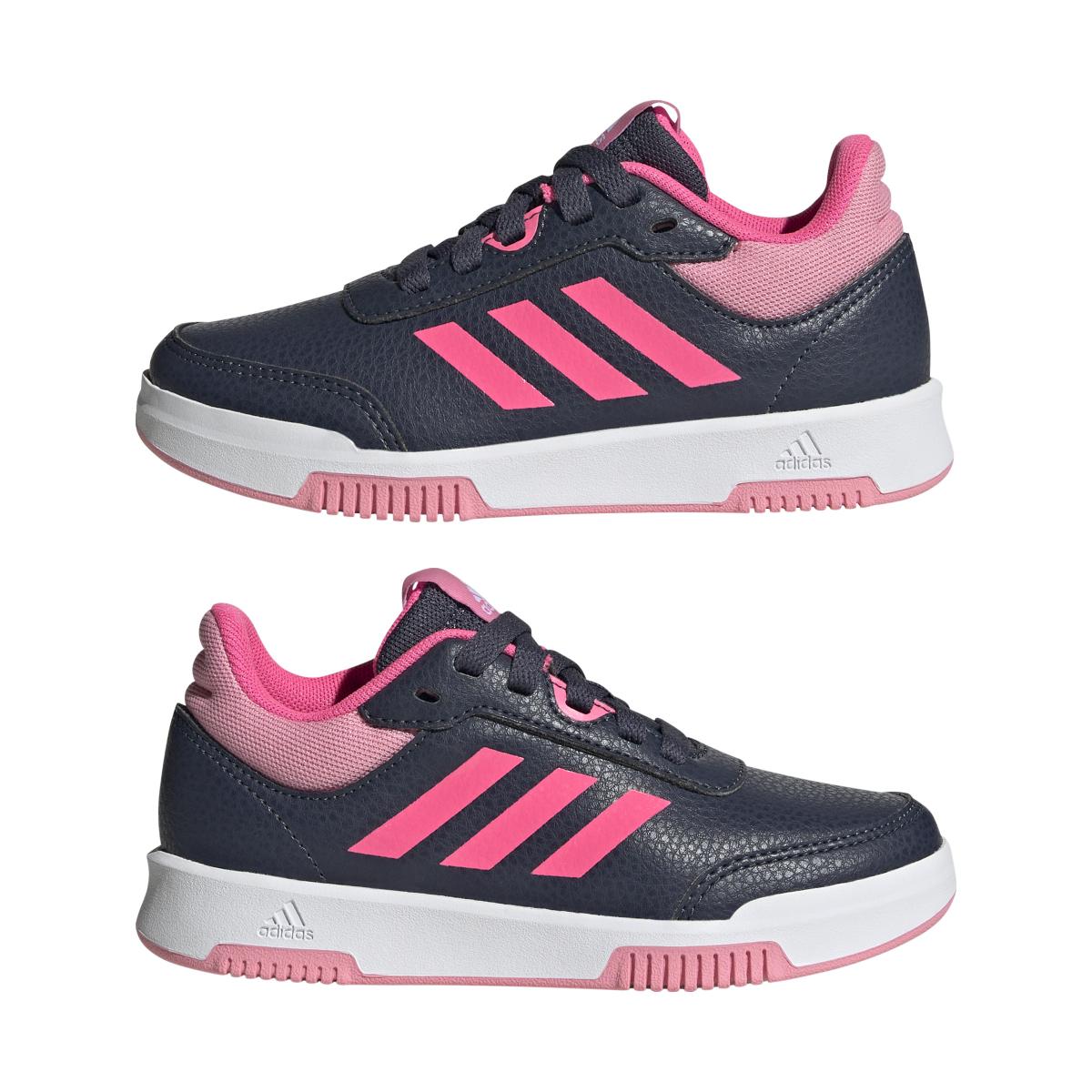 product/a/d/adidas_id2303_10_footwear_photography_mirrored_pair_view_white-nw091625.jpg