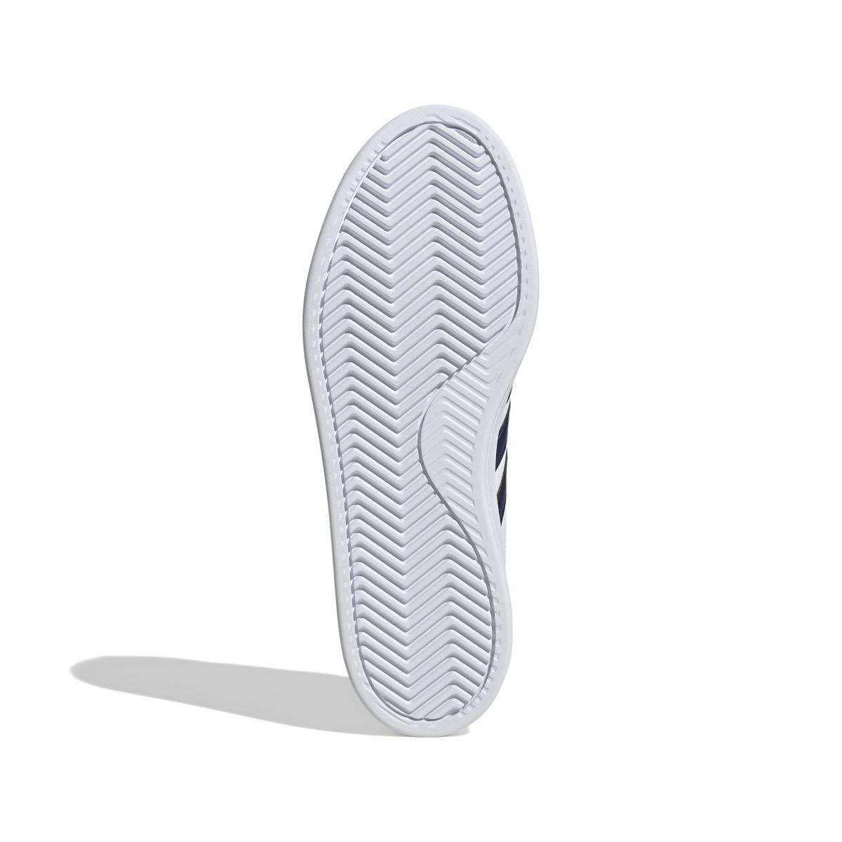 product/a/d/adidas_id2947_4_footwear_photography_bottom_view_white.jpg