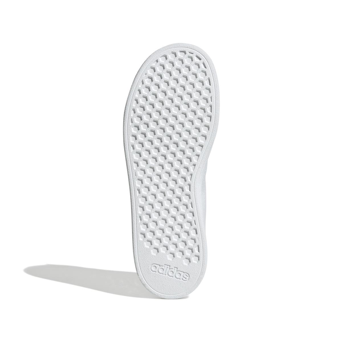 product/a/d/adidas_id3886_4_footwear_photography_bottom_view_white.jpg