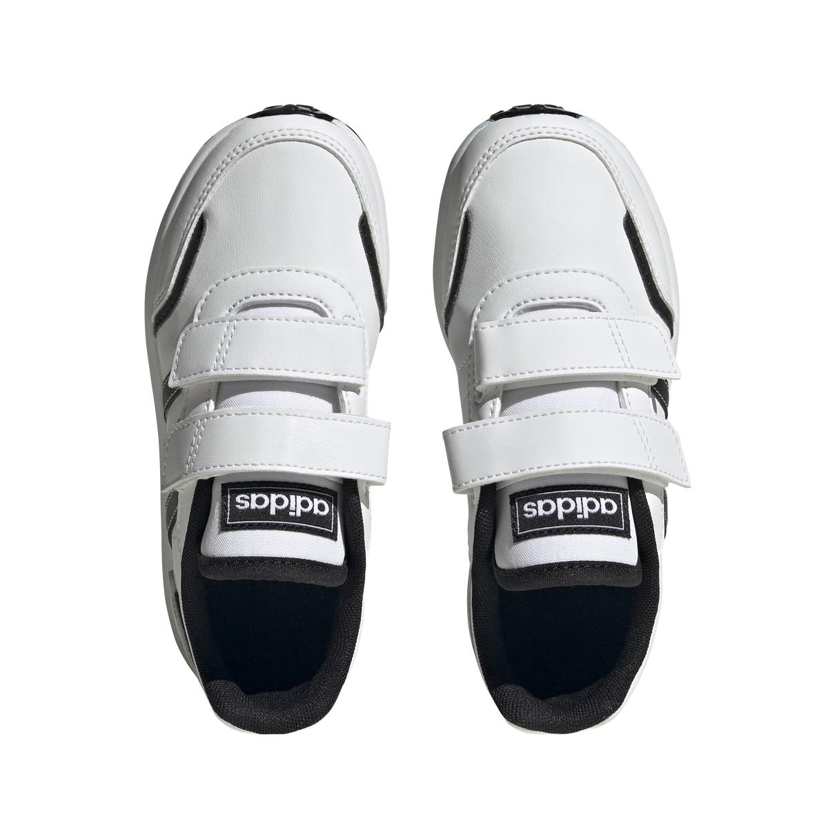 product/a/d/adidas_id4856_3_footwear_photography_top_portrait_view_white-nw052424.jpg