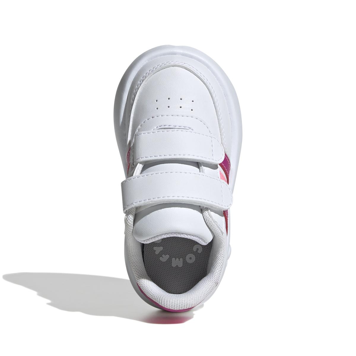 product/a/d/adidas_id5279_3_footwear_photography_top_portrait_view_white-nw052424.jpg