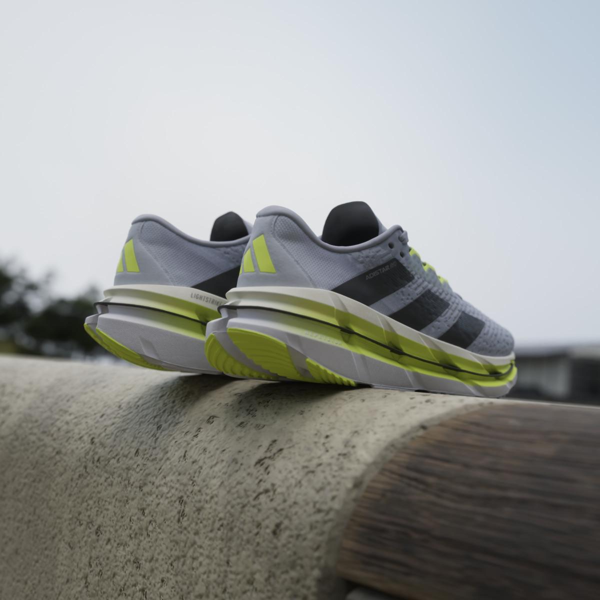 product/a/d/adidas_id6176_21_footwear_photography_heromrktng_view_6.jpg