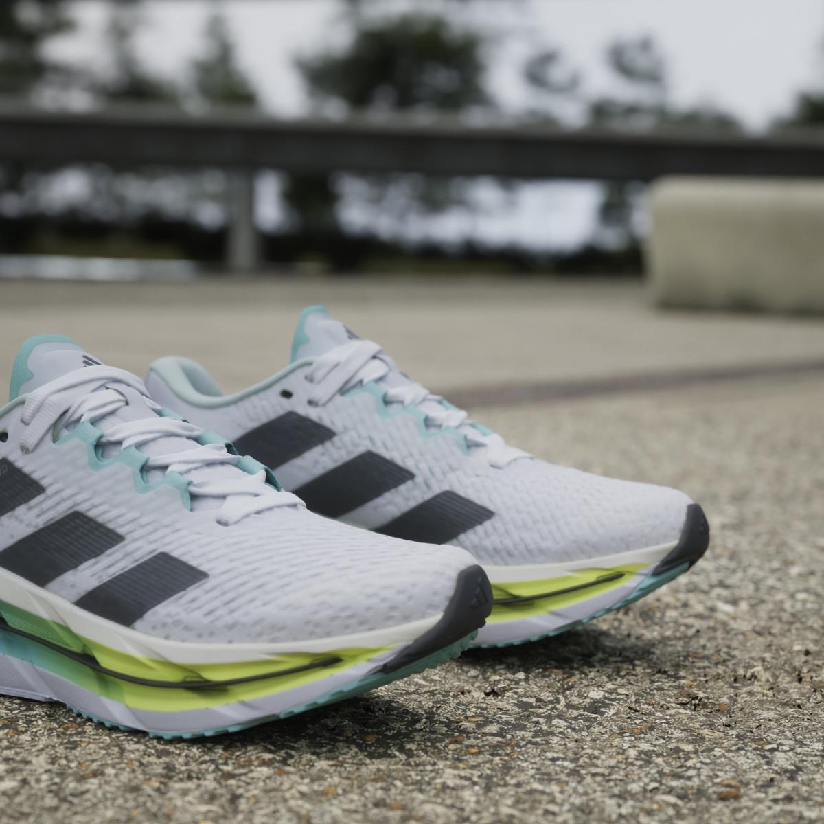 product/a/d/adidas_id6178_24_footwear_photography_heromrktng_view_9.jpg