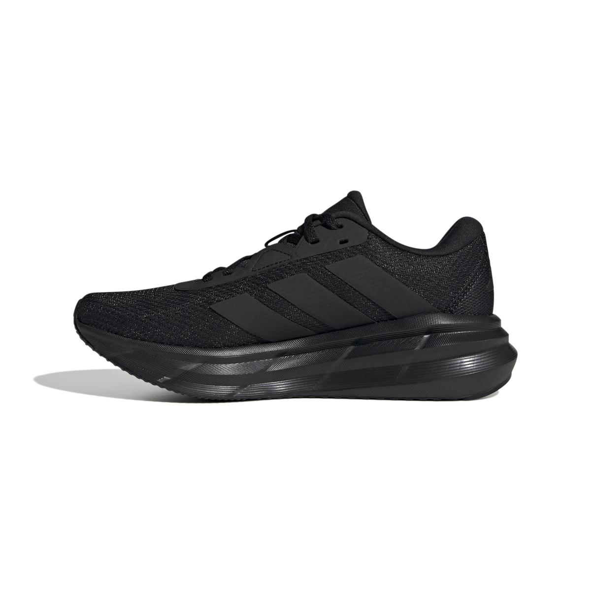 product/a/d/adidas_id8764_5_footwear_photography_side_medial_center_view_white.jpg